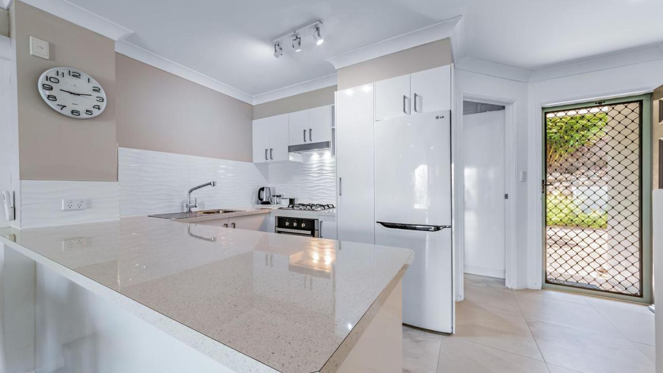 Sunset Waters Apartments Хамилтън Айлънд Екстериор снимка