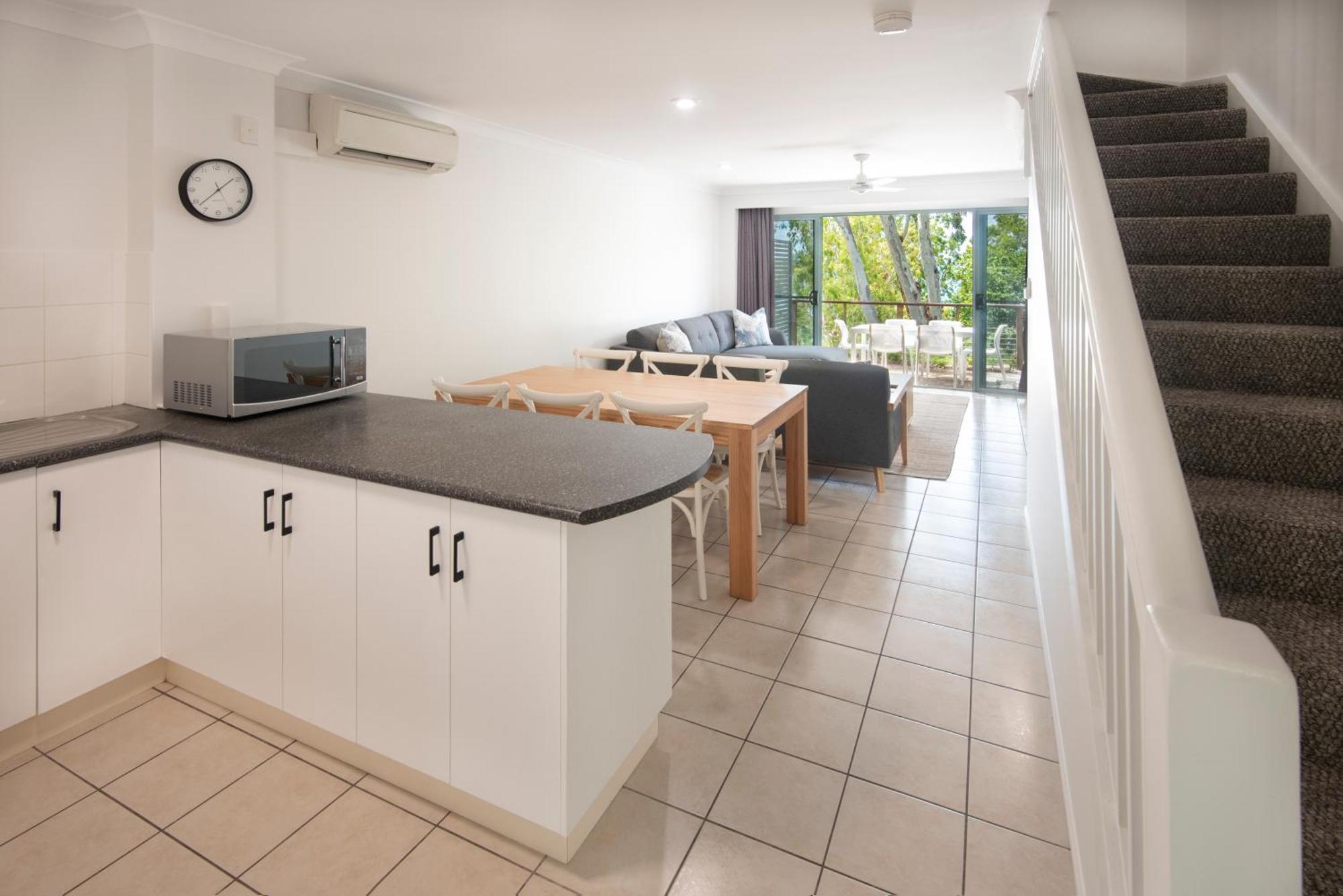 Sunset Waters Apartments Хамилтън Айлънд Екстериор снимка